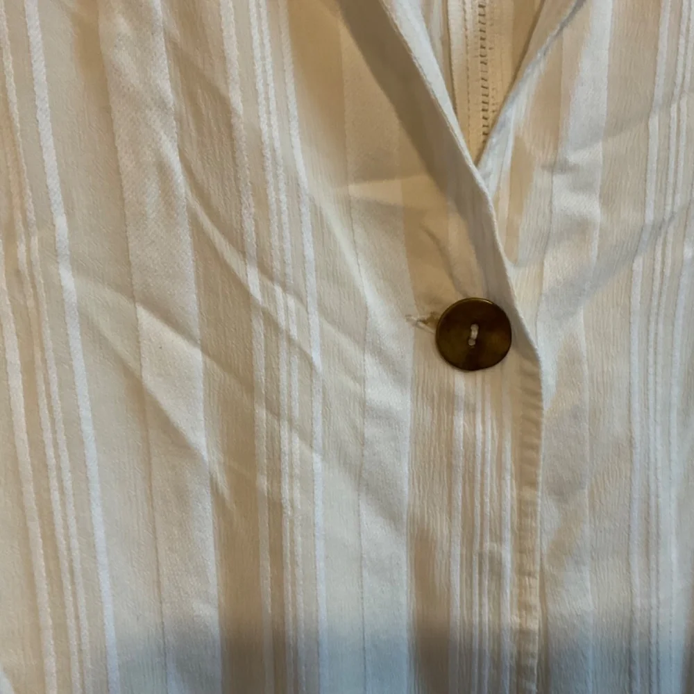 Soft Surroundings Cream/White Striped Snap Front‎ Blouse - Size Large